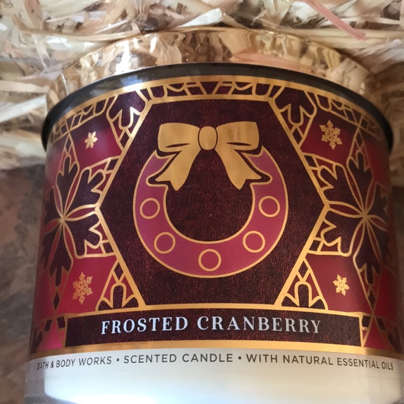 Bath and Bodyworks Frosted Cranberry three wick candle - Picture 5 of 6